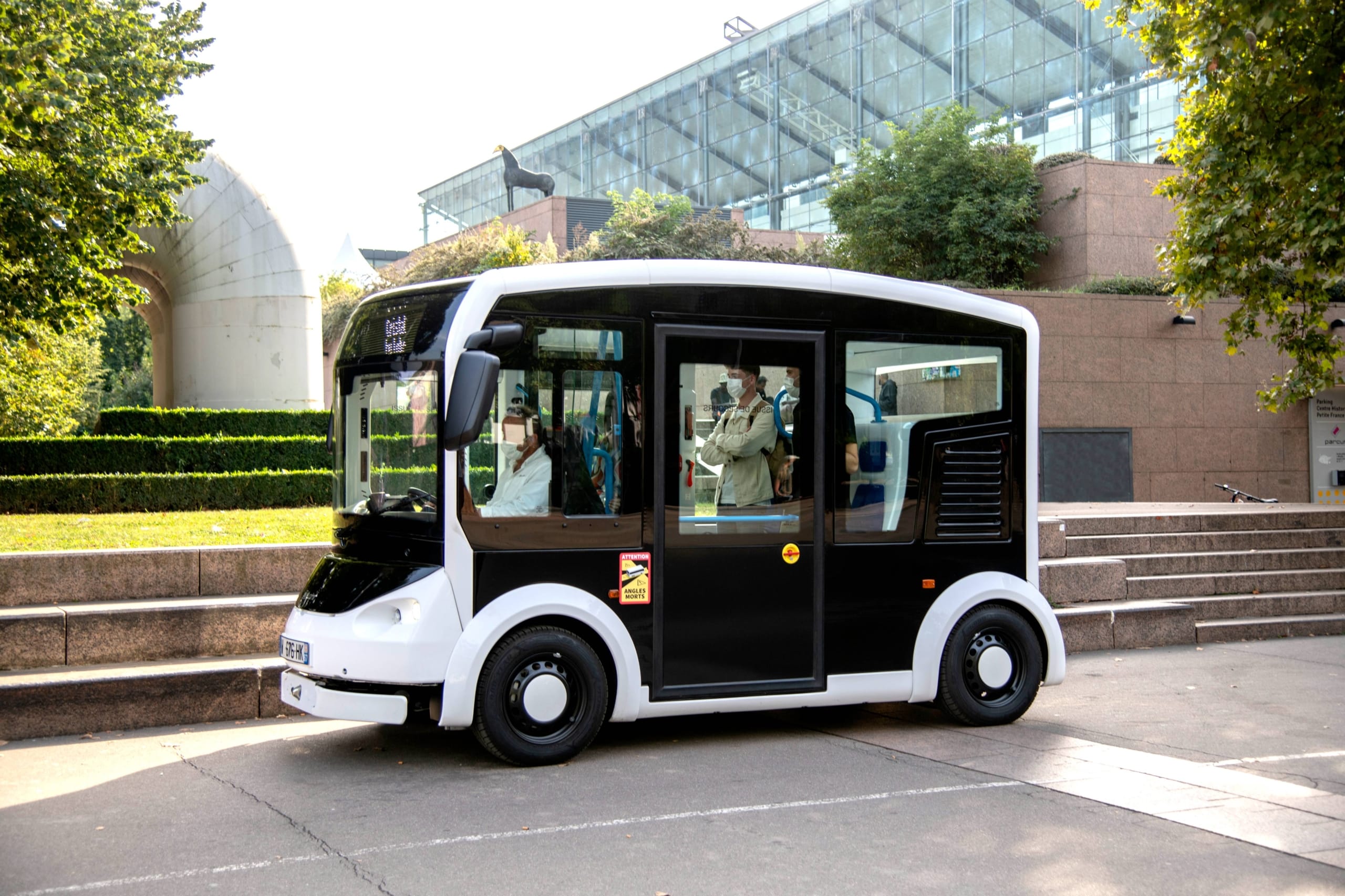 CRISTAL, modular urban public transport shuttle - copyright image © HAIKU DESIGN - LOHR